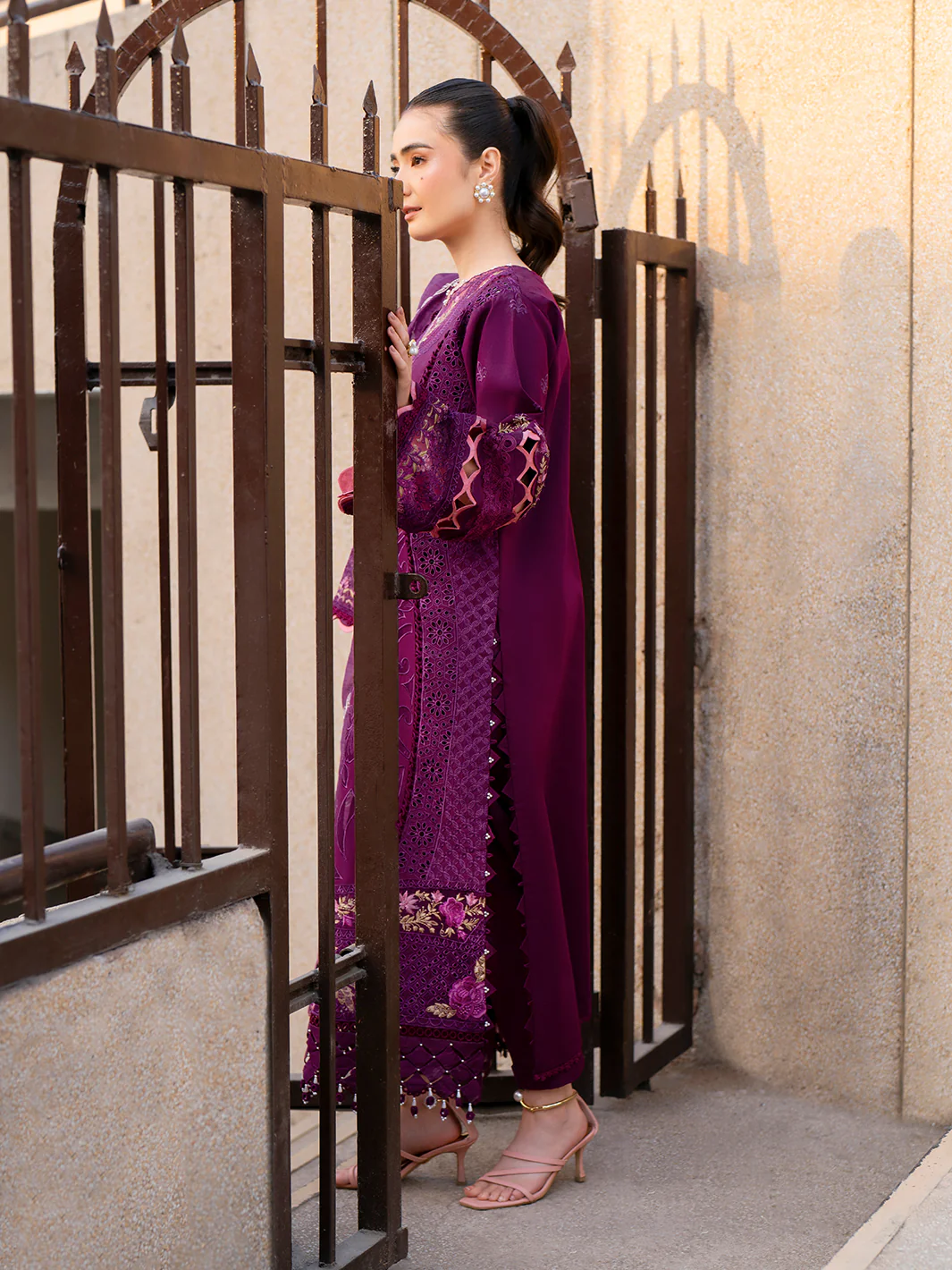 DR-06 | 3 PC Luxury Lawn - Image 6