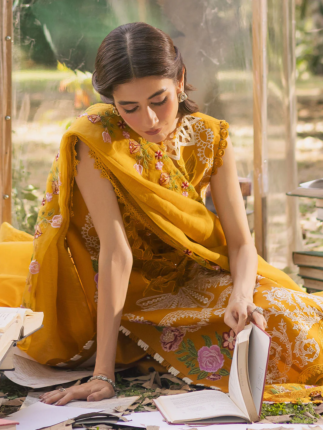 ET - 02 | 3 PC Luxury Lawn - Image 5