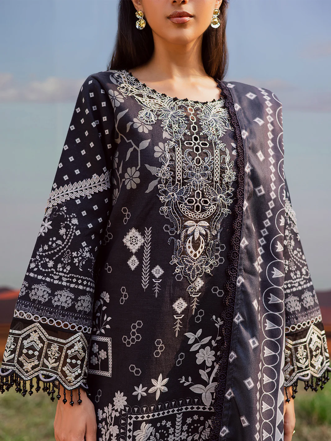 SAR-07 | 3 PC Khaddar - Image 4
