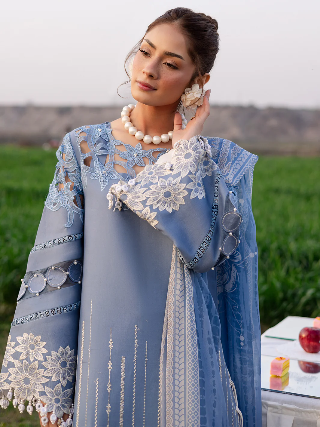 SHG - 10 | 3 PC Lawn - Image 2